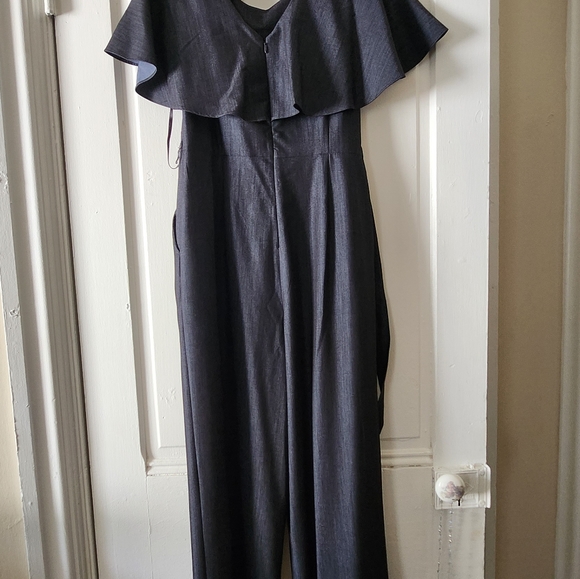 Calvin Klein - Picture 3 of 4